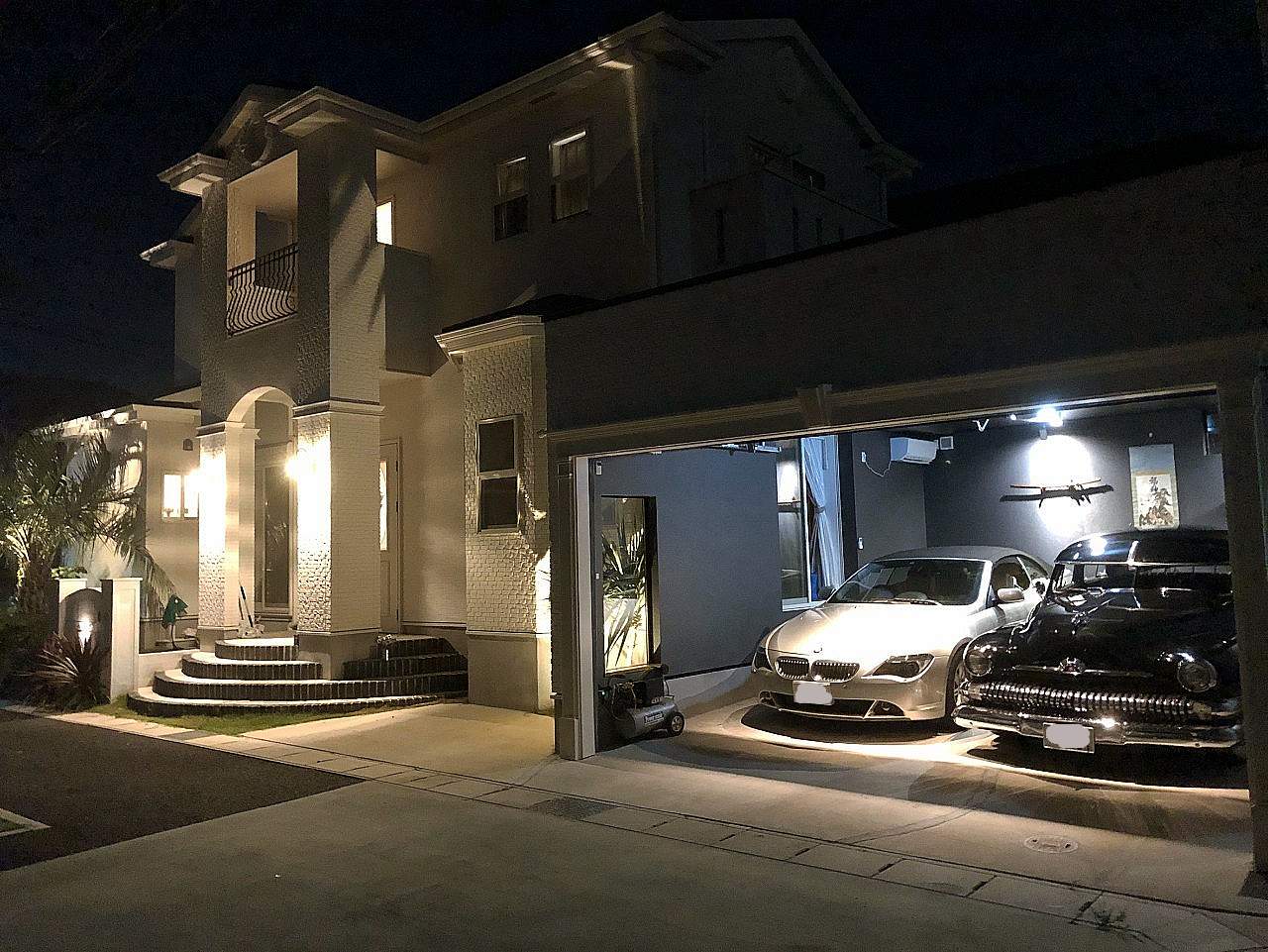特注ガレージの施工例。ノエル岐阜店がオシャレで高級感のある現代的車庫を設計デザインしました。 | その他