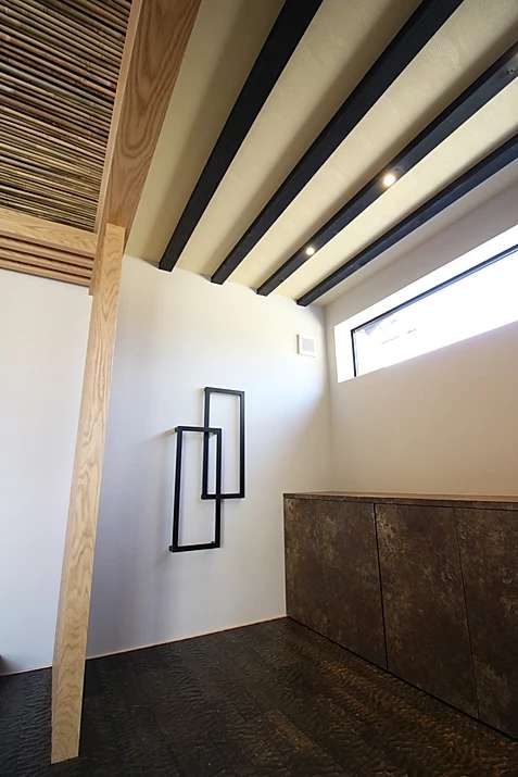 古びた建物を大幅リフォームした和風の施工例。内装から外観まで和モダンへと変化させました。 | 和風