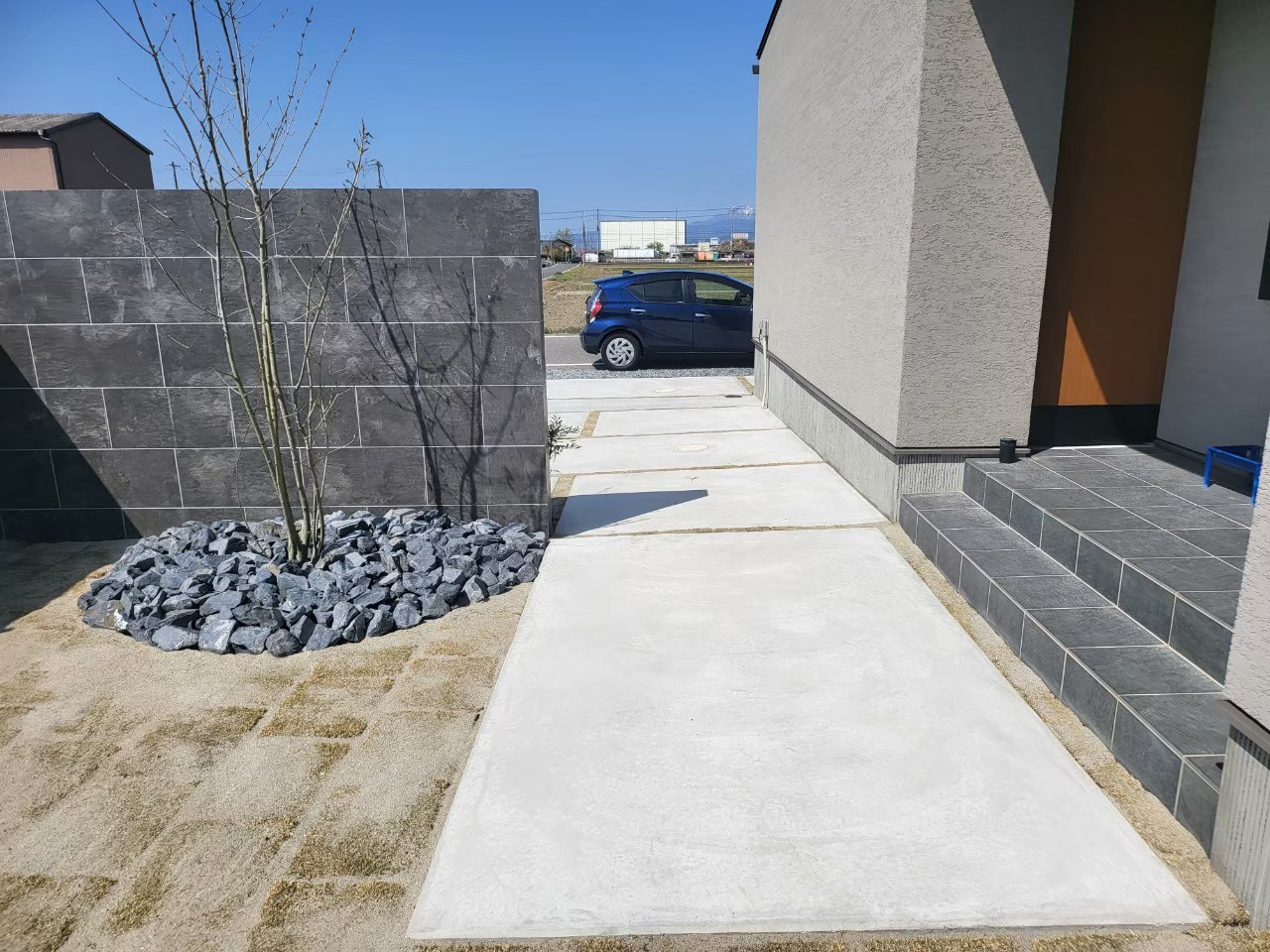 シンプルで美しい！瑞穂市の洗練された外構 | シンプルモダン外構