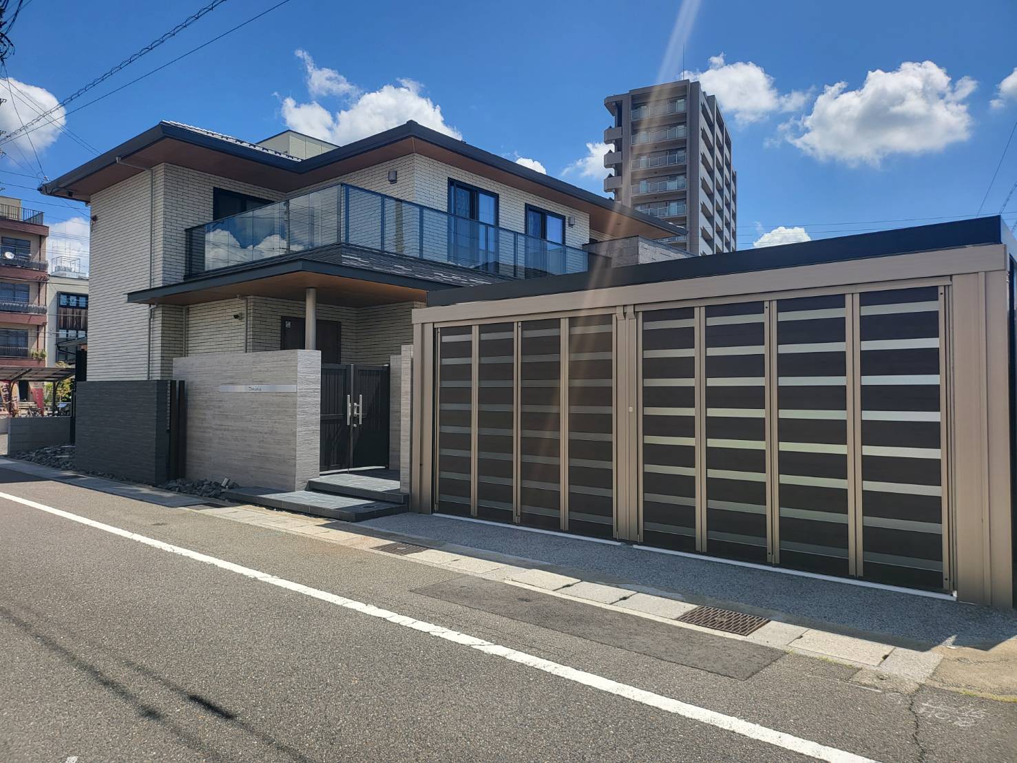 岐阜市でプレミエスゲートのあるクローズ外構デザイン。 | モダン外構
